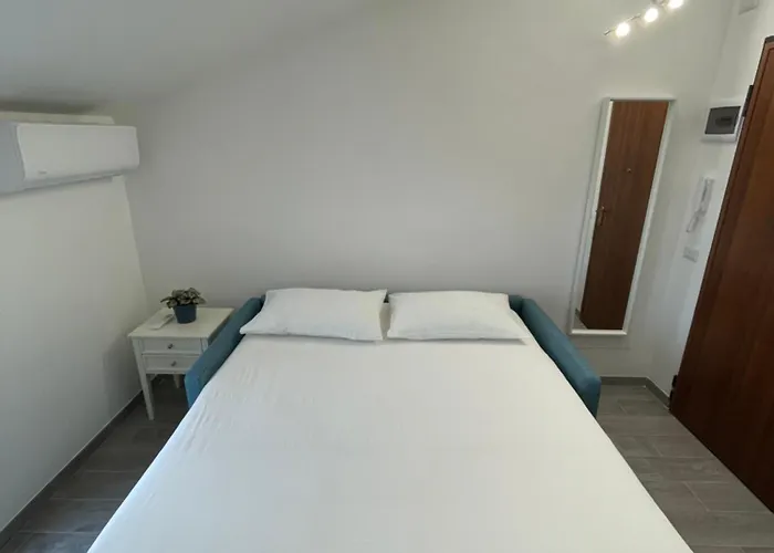 Minu, The Tiny House! * Rome