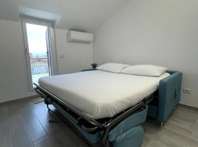 Minu, The Tiny House! * Rome